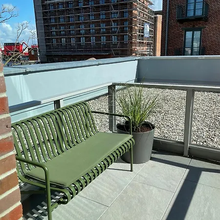 Hochwertige In Mit Terrasse *